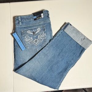 APT. 9 Straight Leg Crop Jeans Size 14 Light Wash Embroidered Pockets NWT
